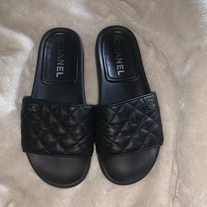 CHANEL Slides 40